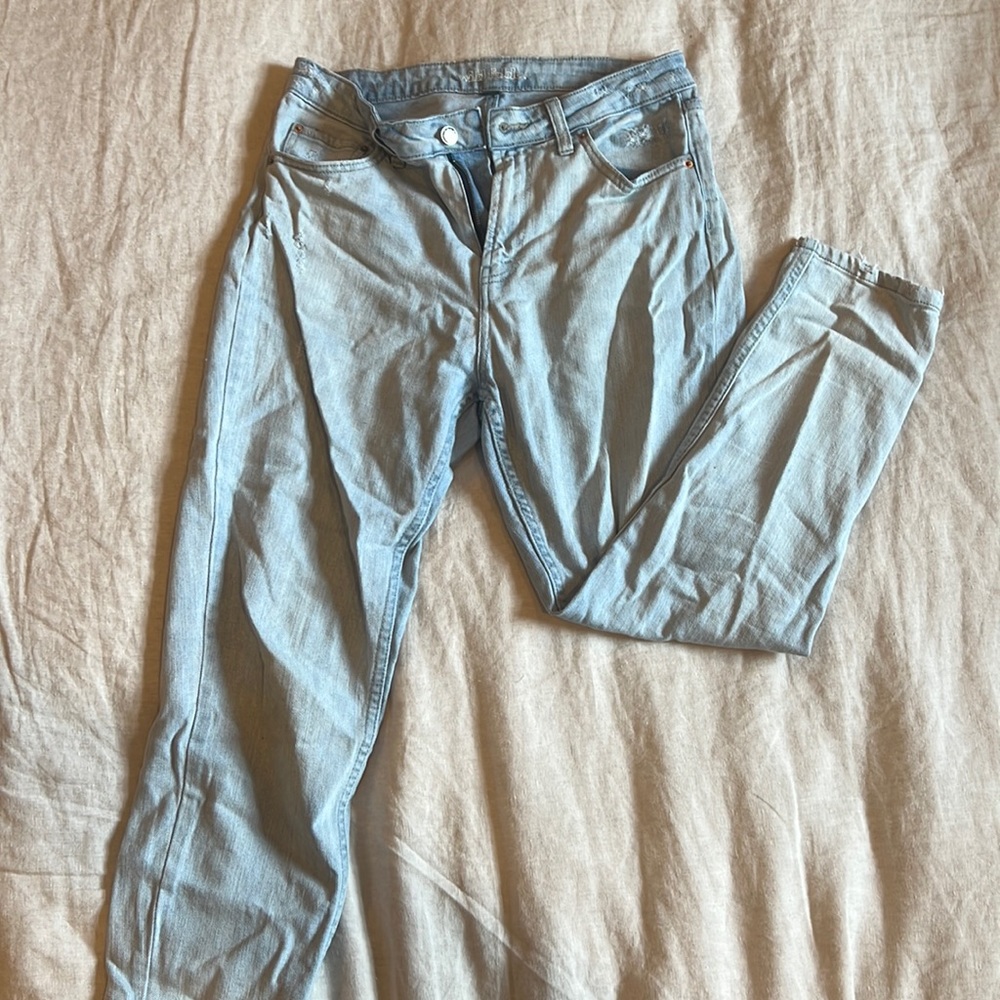 Light Wash High Waisted Mom Jeans